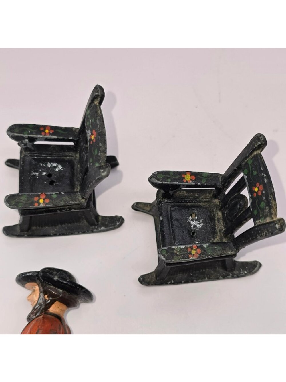 Amish Man & Woman in Rocking Chairs Salt and Pepper Cast Iron Figures CM2359 - Picture 7 of 12